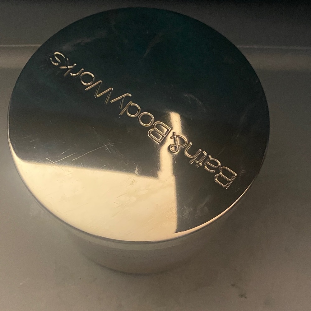 Bath & Body Works Champagne Toast Candle with Silver Lid - Picture 2 of 4